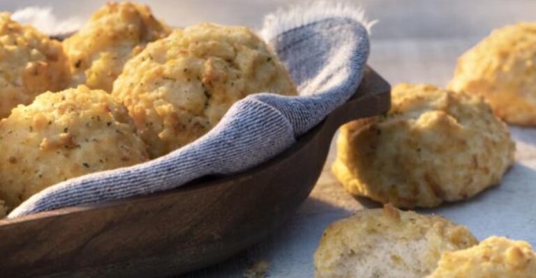 Redlobster Half Dozen Cheddar Bay Biscuits®